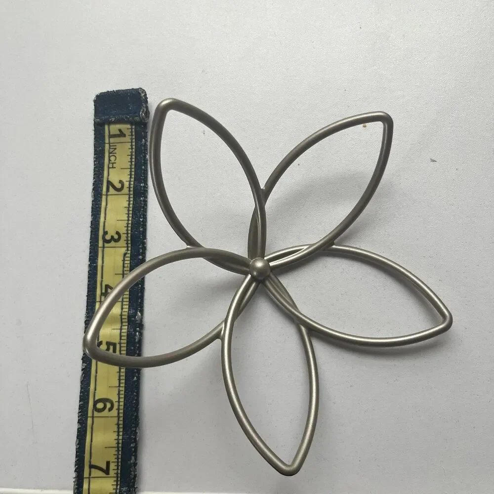 Artist Metal Wire Flower / Wall Art Decor
